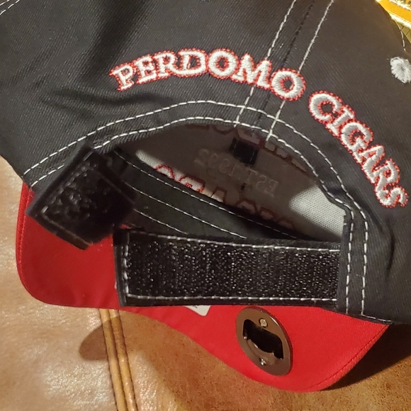 BNWT Perdomo Cigars Bottle Opener Cap - Picture 4 of 7